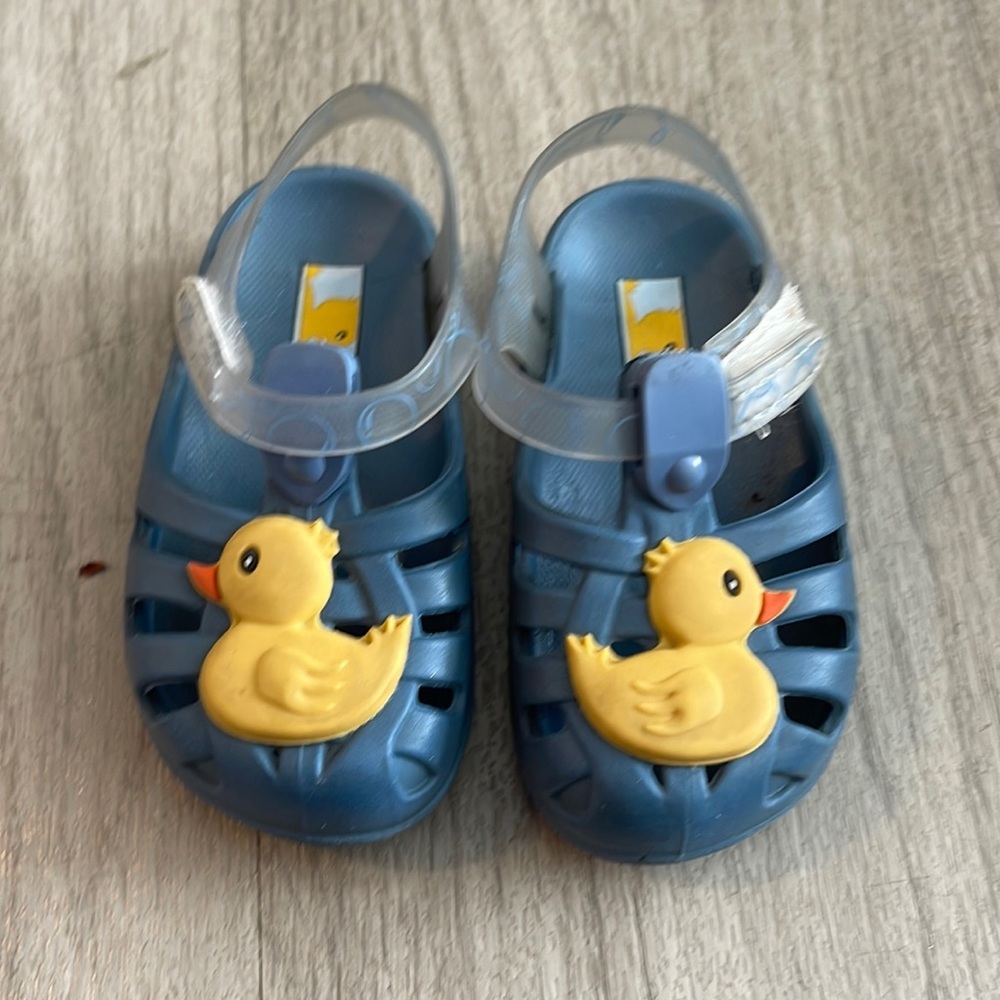 Ipanema kids rubber duckie water shoes